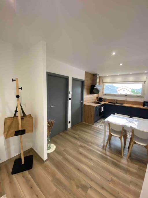 Appartement Climatise Charmes  Zewnętrze zdjęcie