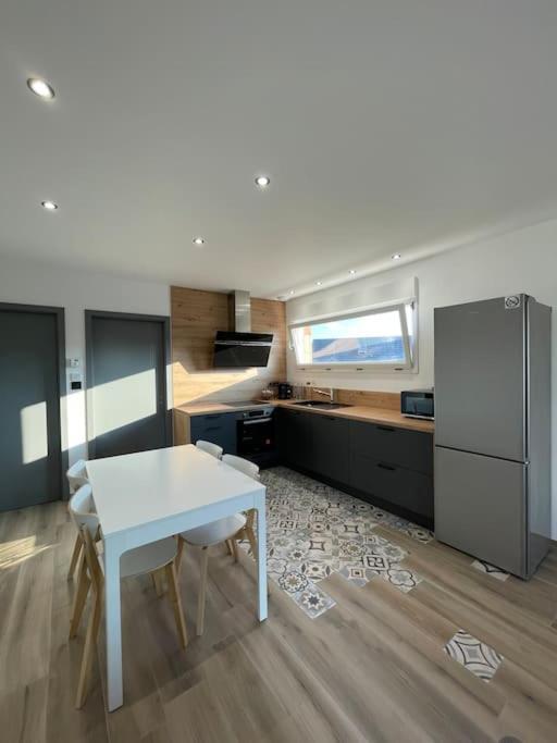 Appartement Climatise Charmes  Zewnętrze zdjęcie