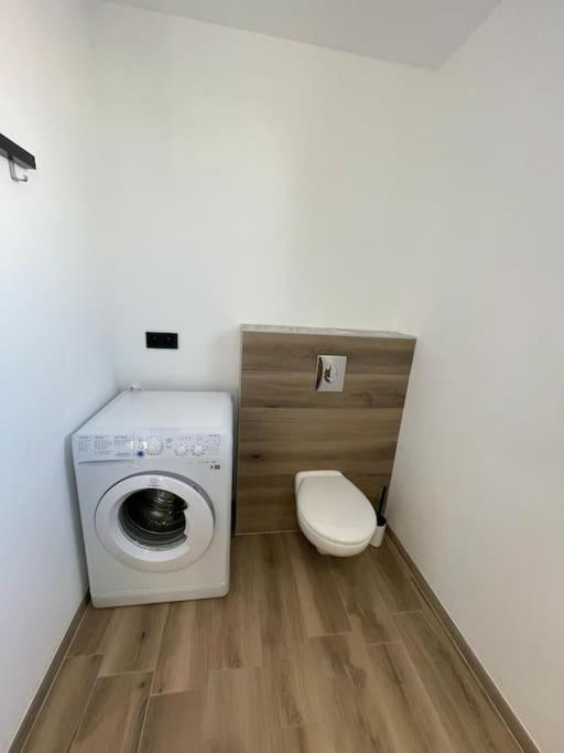 Appartement Climatise Charmes  Zewnętrze zdjęcie