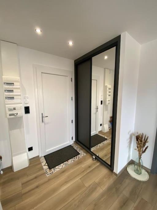 Appartement Climatise Charmes  Zewnętrze zdjęcie