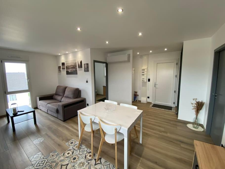 Appartement Climatise Charmes  Zewnętrze zdjęcie